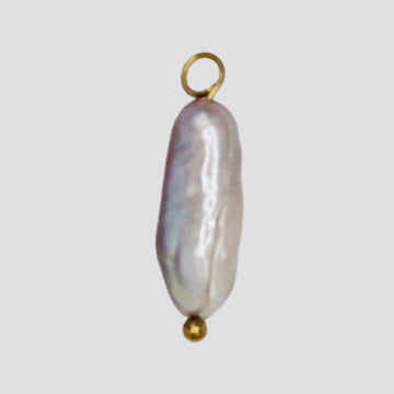 LONG BEADED PEARL charm