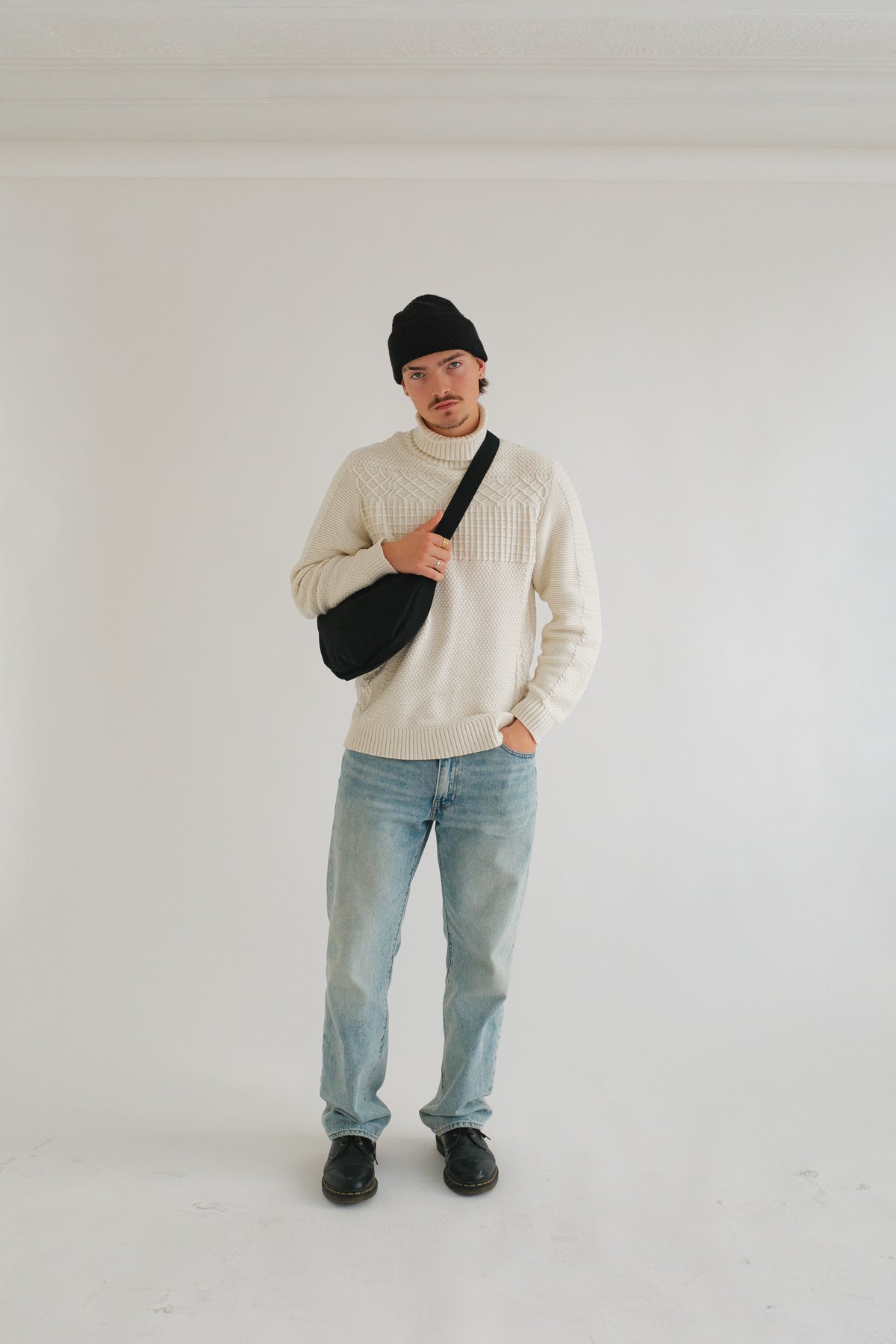 Crescent Cross-Body Shoulder Bag image 9