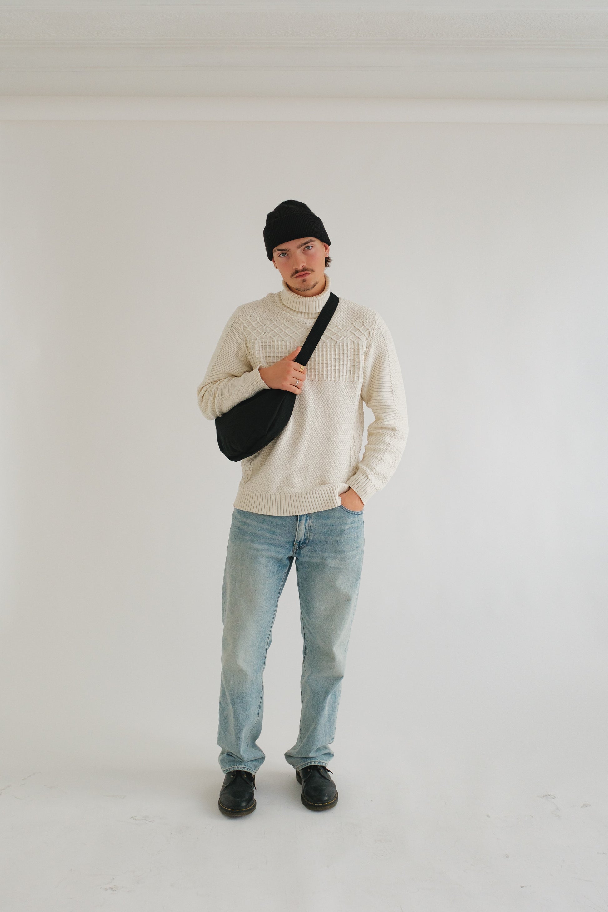 Crescent Cross-Body Shoulder Bag image 9